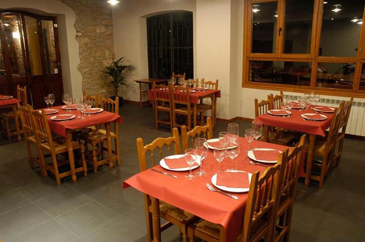 Hotel Restaurante Port D'Ажер Экстерьер фото