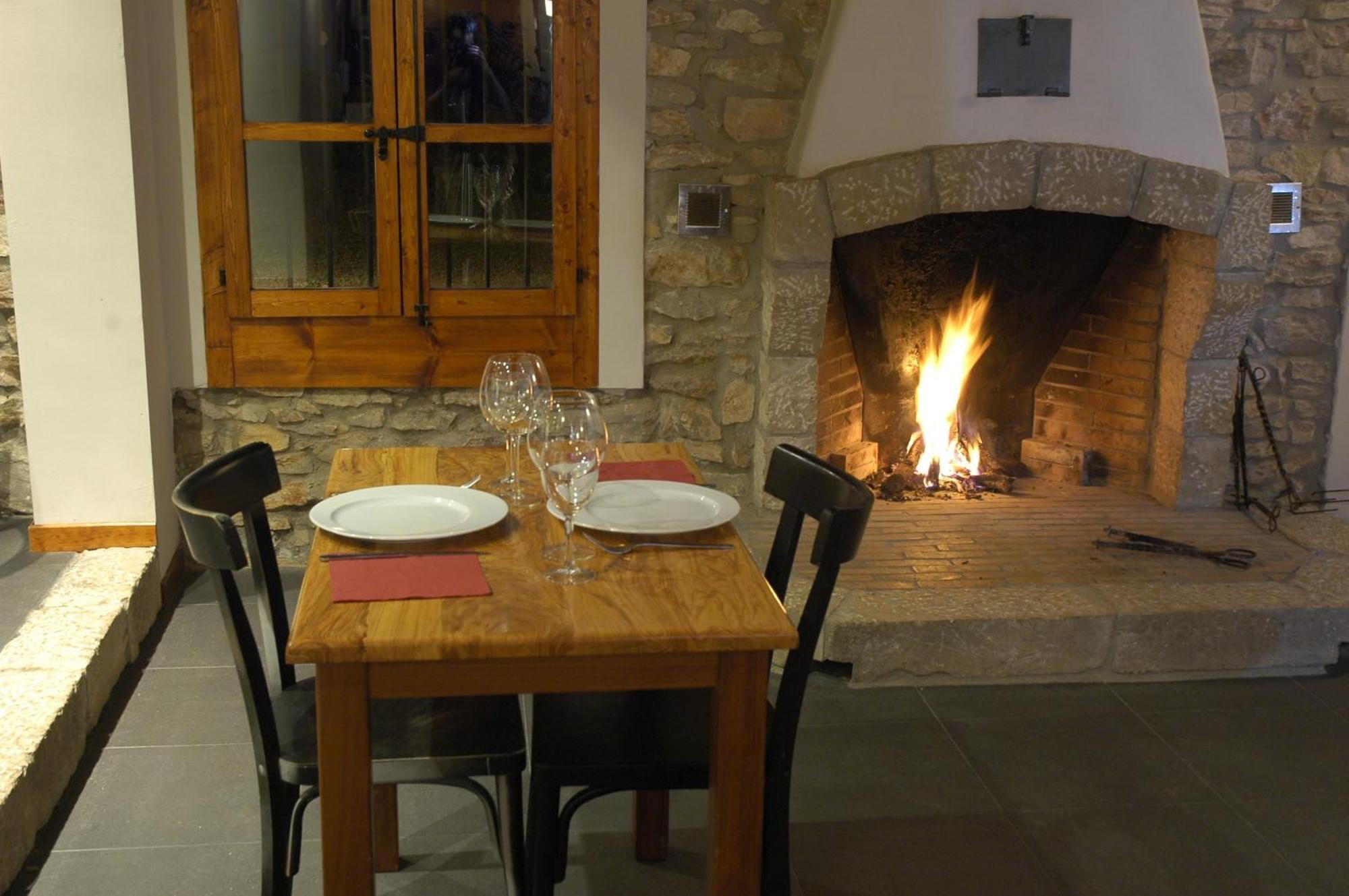 Hotel Restaurante Port D'Ажер Экстерьер фото